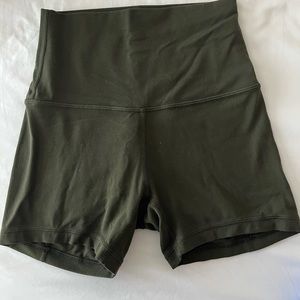 align lululemon shorts 2”